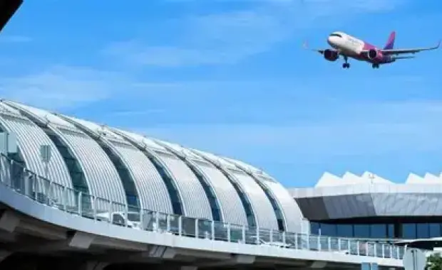 ✈️ Új parkolási rend a ferihegyi reptéren – Augusztus 15-től változások az érkezési szinten